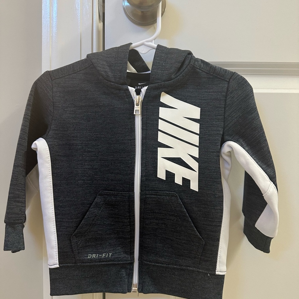 Nike Black/White 12m Dri-FIT Jacket VGUC